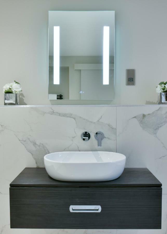 31 Meridian Place *